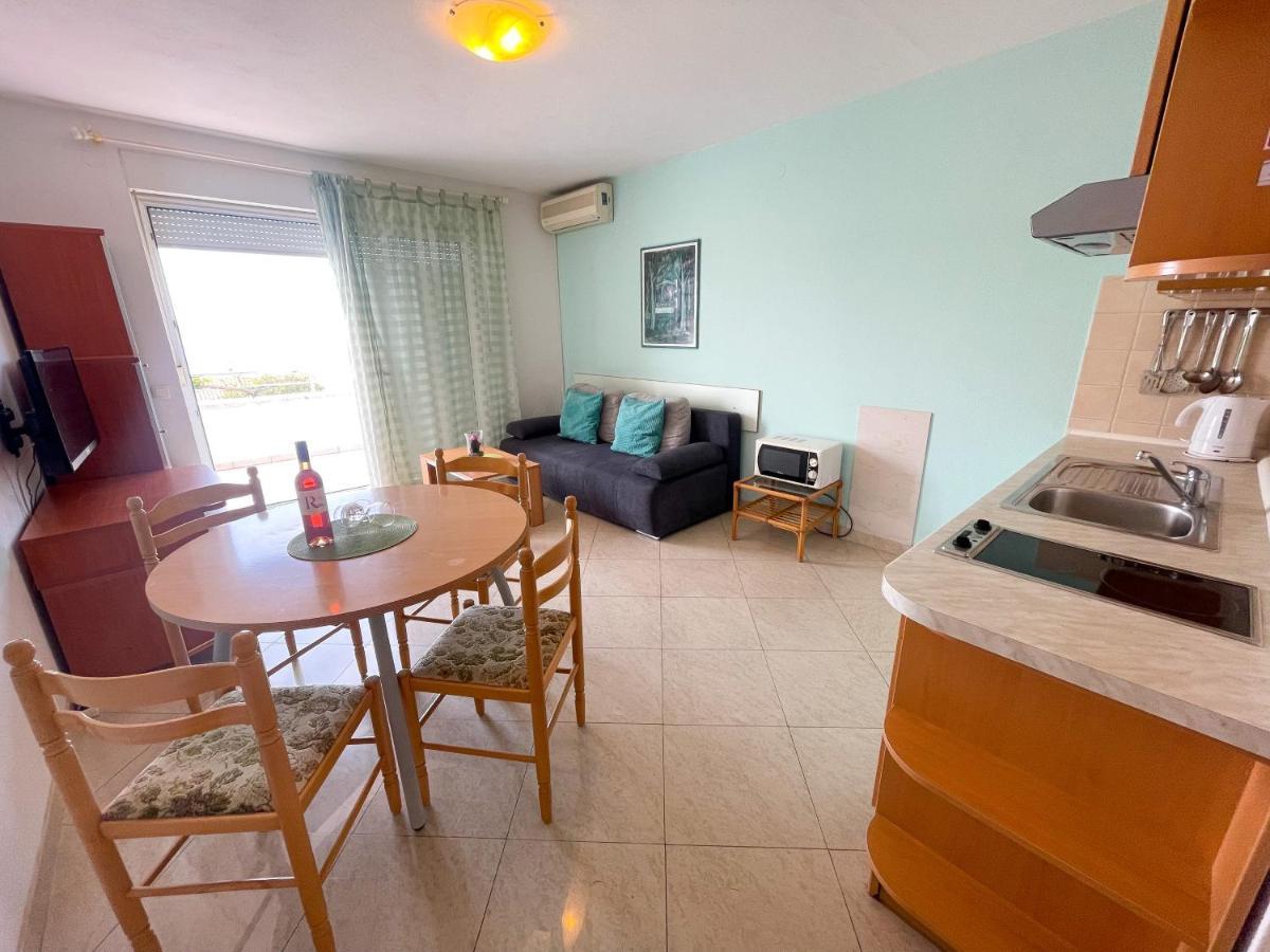 Apartmani Toni Dramalj Eksteriør bilde