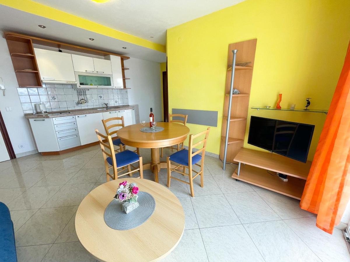 Apartmani Toni Dramalj Eksteriør bilde